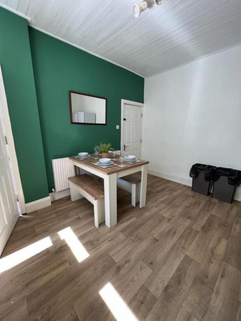 Moorfield Street Guesthouse Leeds  Exteriör bild