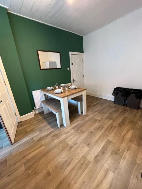 Moorfield Street Guesthouse Leeds  Exteriör bild